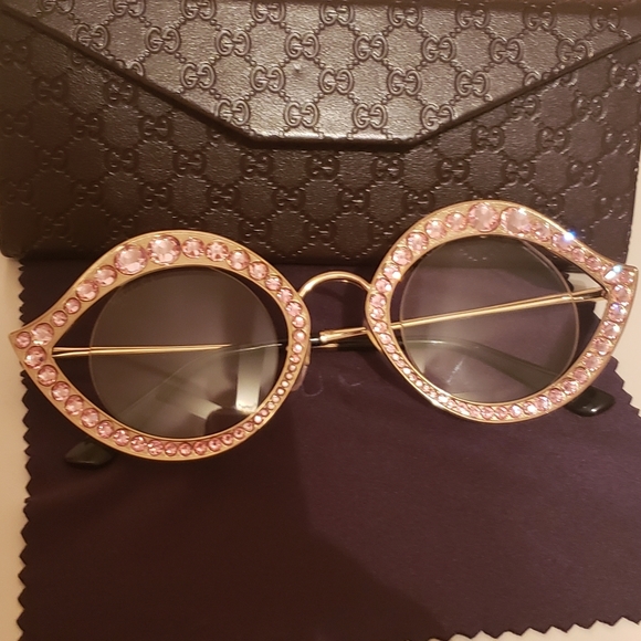 SOLD Gucci Sunglasses - Picture 1 of 7